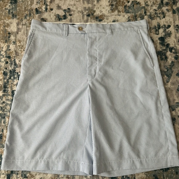 Callaway Men's Light Blue and White Striped Seersucker Flat Front Shorts - Picture 1 of 7